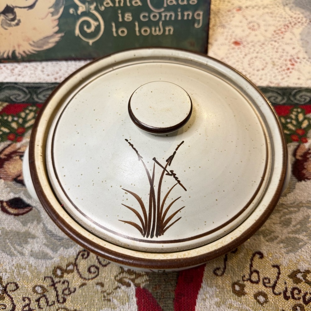 Gorgeous Handmade Pottery Casserole Dish - Picture 2 of 6